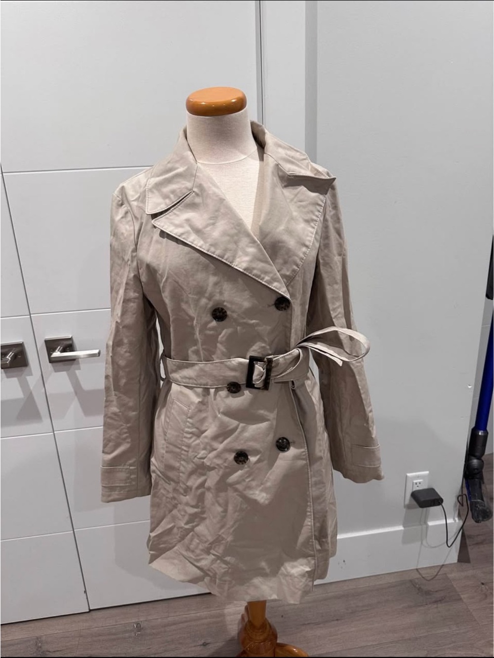 Banana Republic Beige Double-Breasted Trench Coat